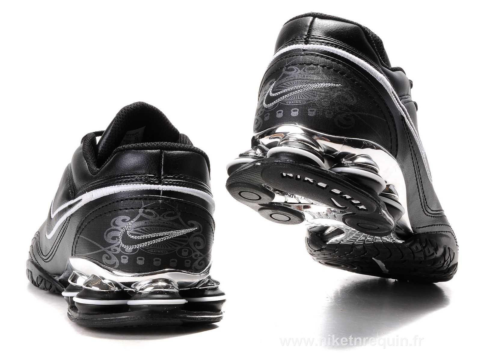 argentee et noire Nike Shox R5 plaquage (2).JPG
